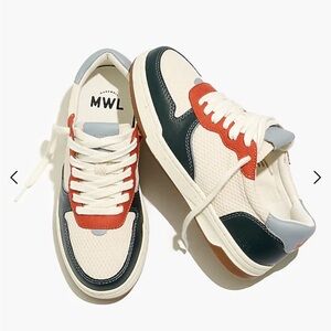 Court Sneakers in Leather and Mesh